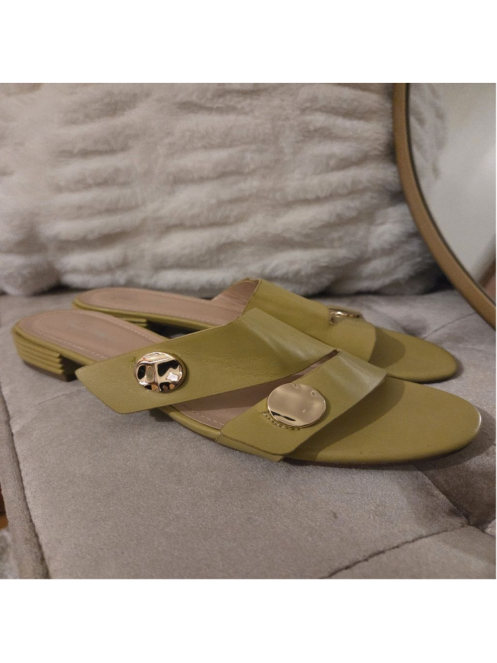 Venus Steps Green & Gold Flat Sandals Size 38 or 7.5